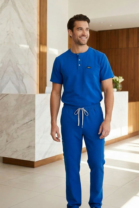Scrubs Homme – Ensemble Pantalon Droit & Haut Col 3 Boutons